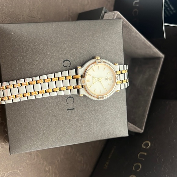 Authentic Gucci watch - Picture 5 of 10